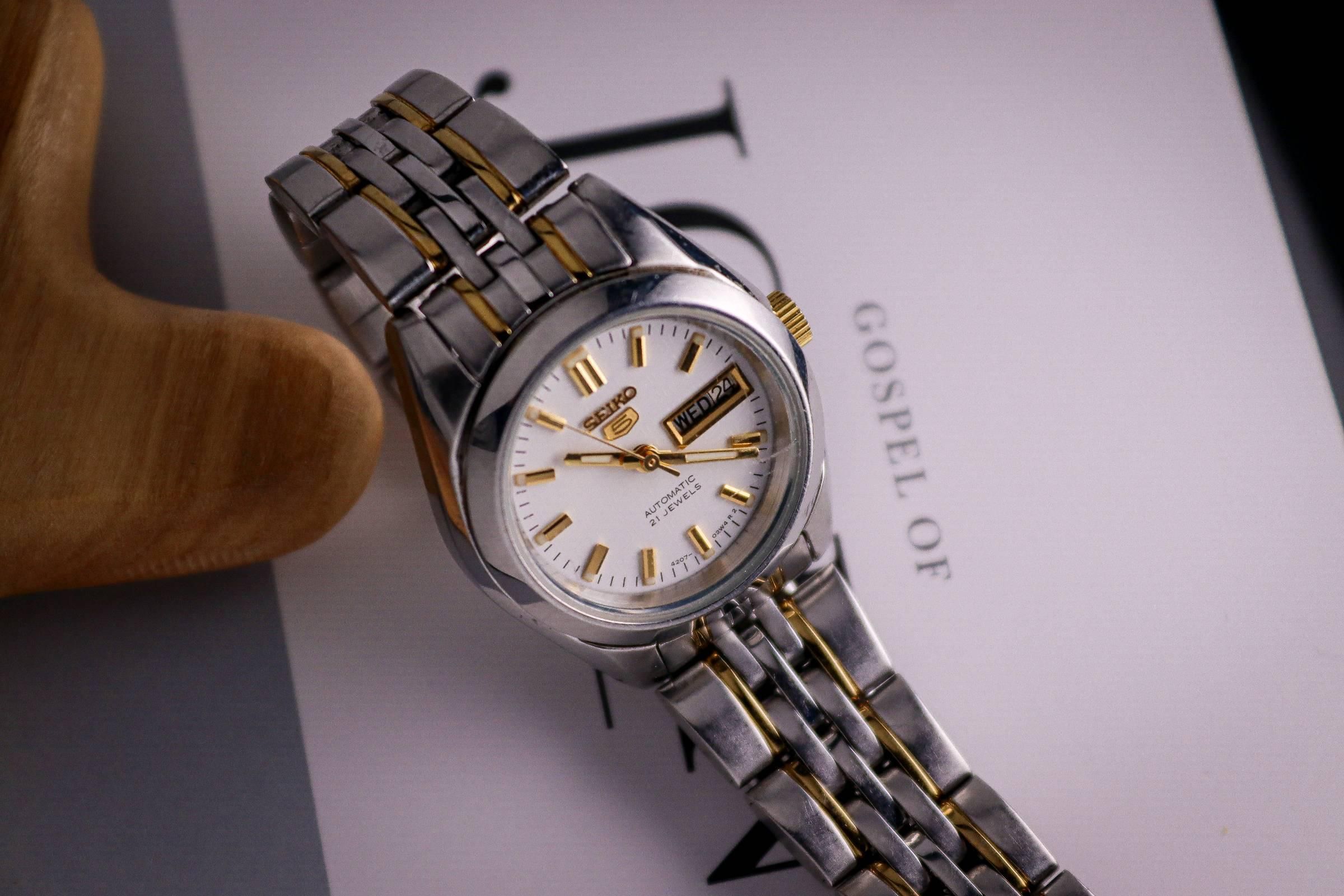 Vintage 1996 Seiko 5 Automatic Classic Ladies Watch 4207-00x0 