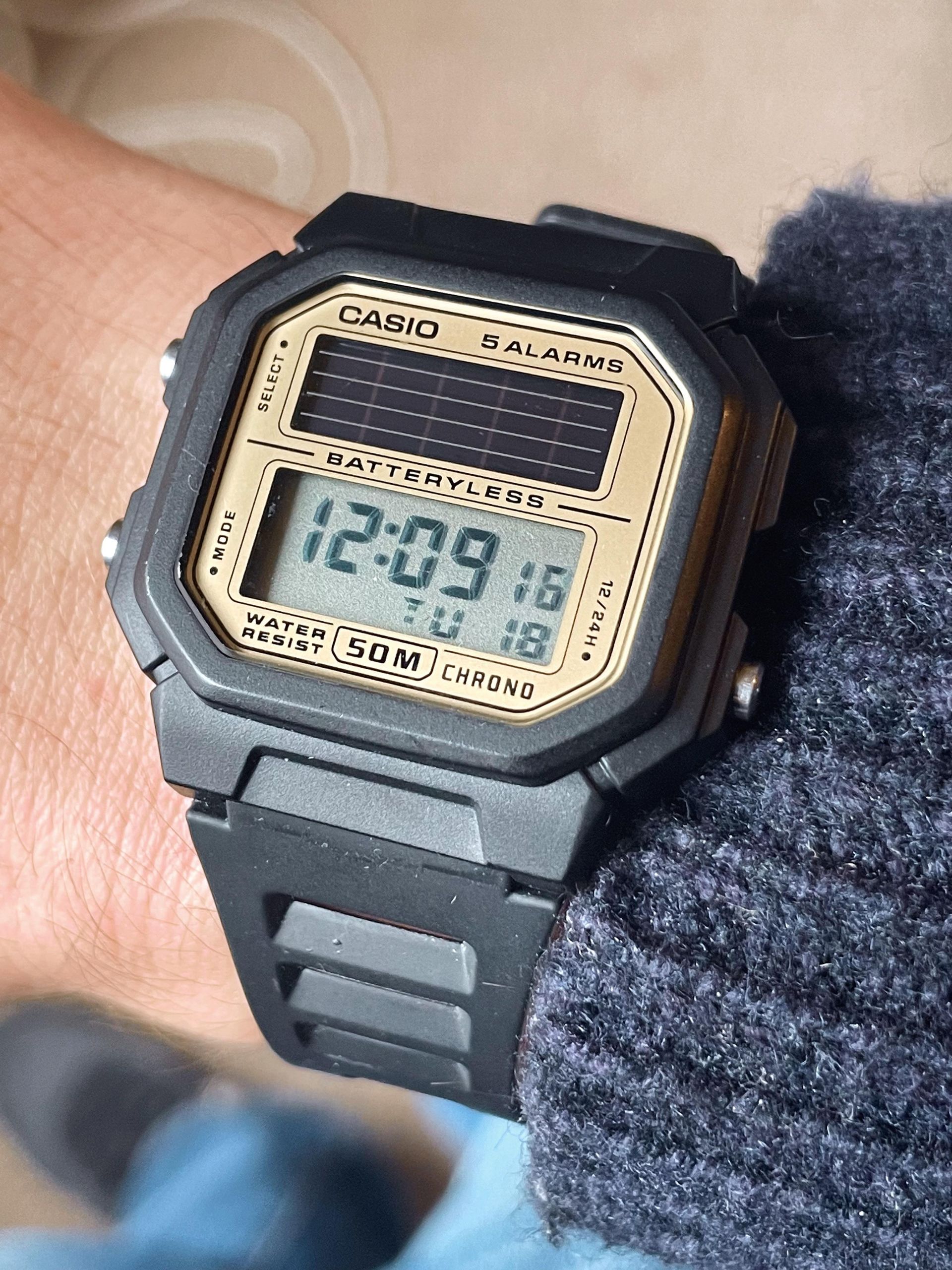 Casio AL190W - Retro solar casio | WatchCrunch