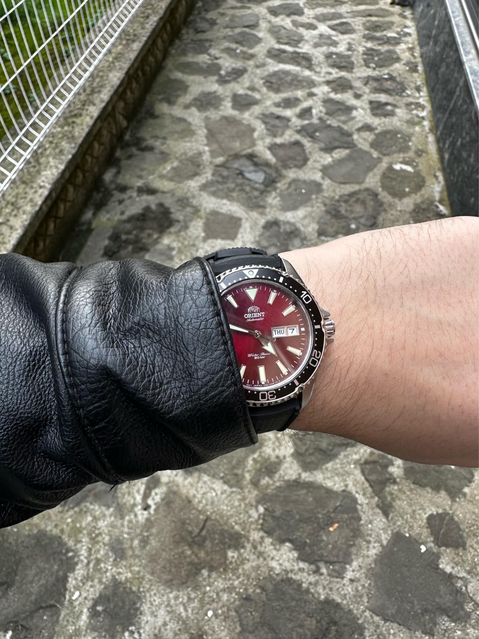 Orient Kamasu Red Dial | WatchCrunch