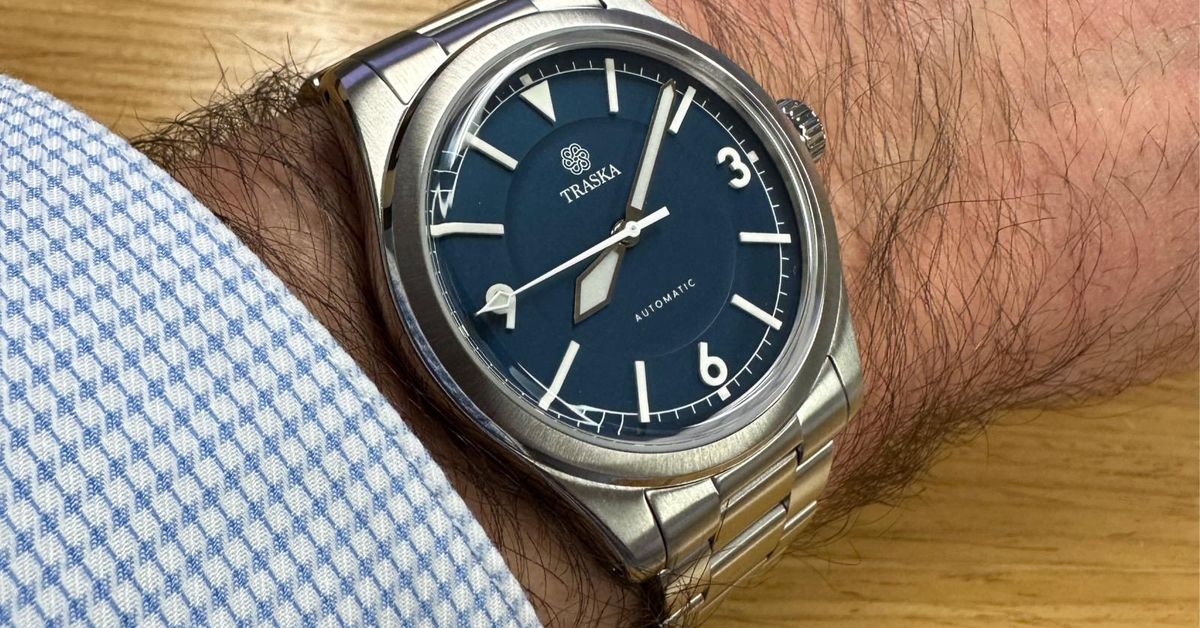 Traska Summiteer 38mm Midnight Blue | WatchCrunch