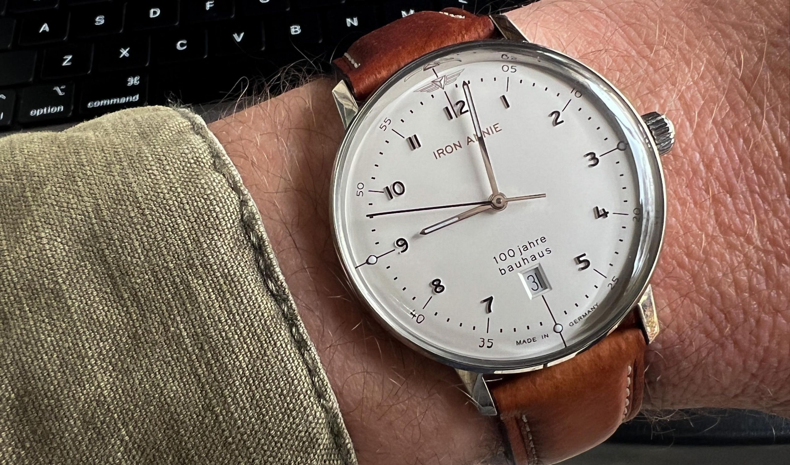 Iron Annie Bauhaus 5046-1 Review | WatchCrunch