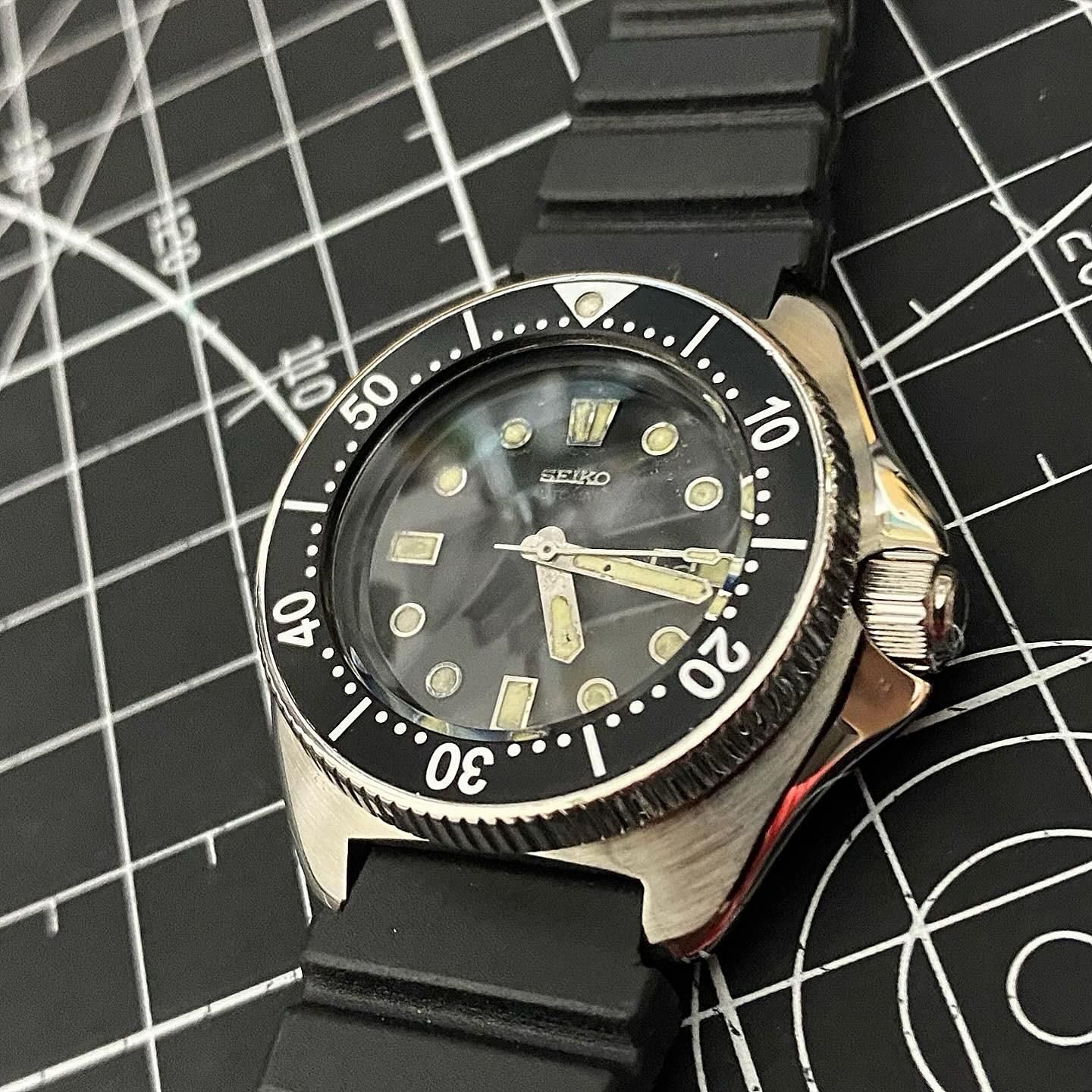 The lesser-known Seiko 2205-0769, the junior version of the
