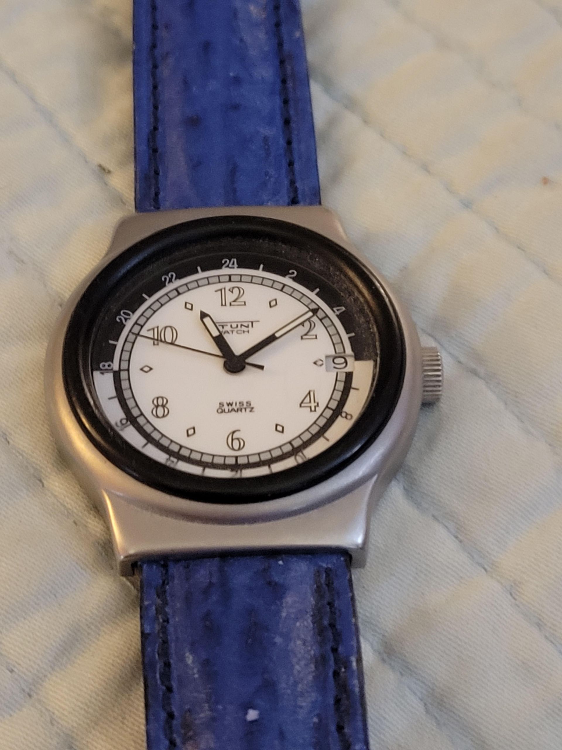 Sicura Stunt Watch | WatchCrunch