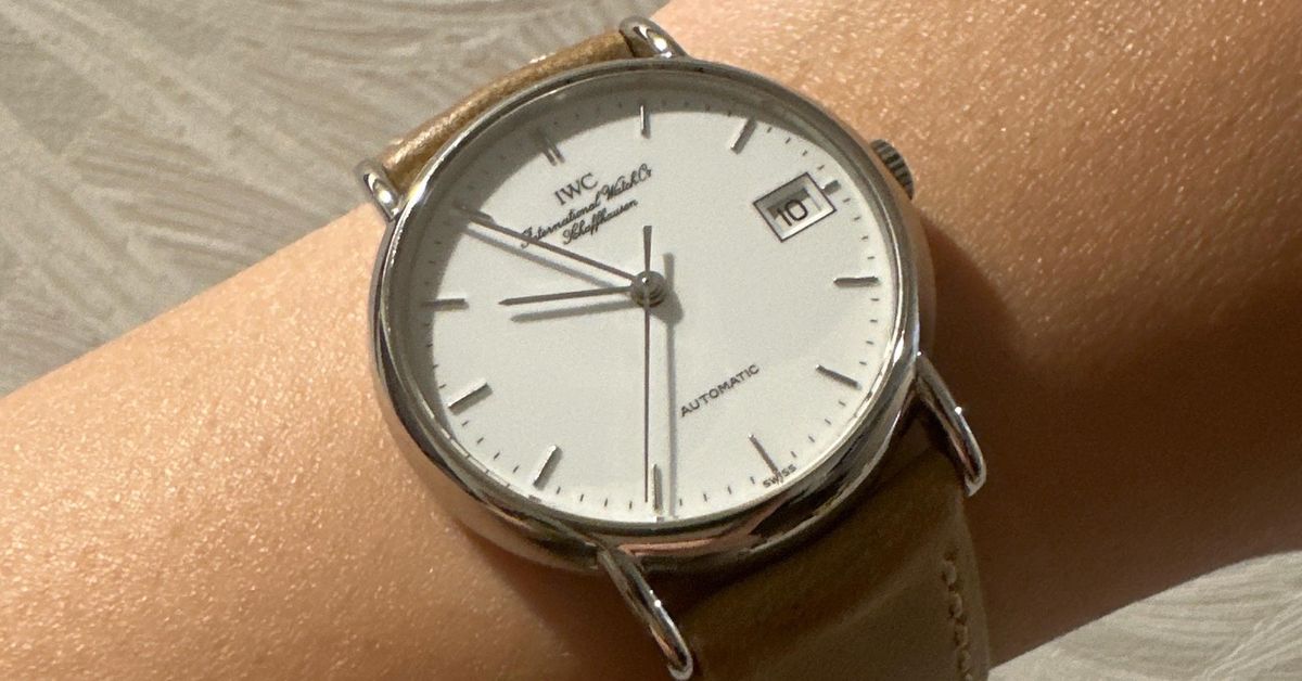 Classy Robin Wristcheck December 10, 2025 | WatchCrunch