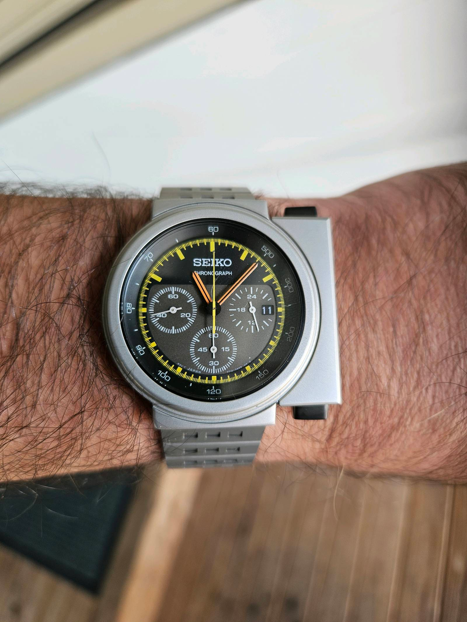 New in box Game Boy watch. Aliens Ripley watch. | WatchCrunch