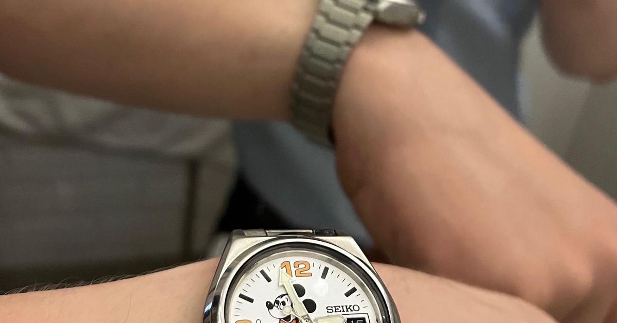 Seiko Mickey Mouse dial | WatchCrunch
