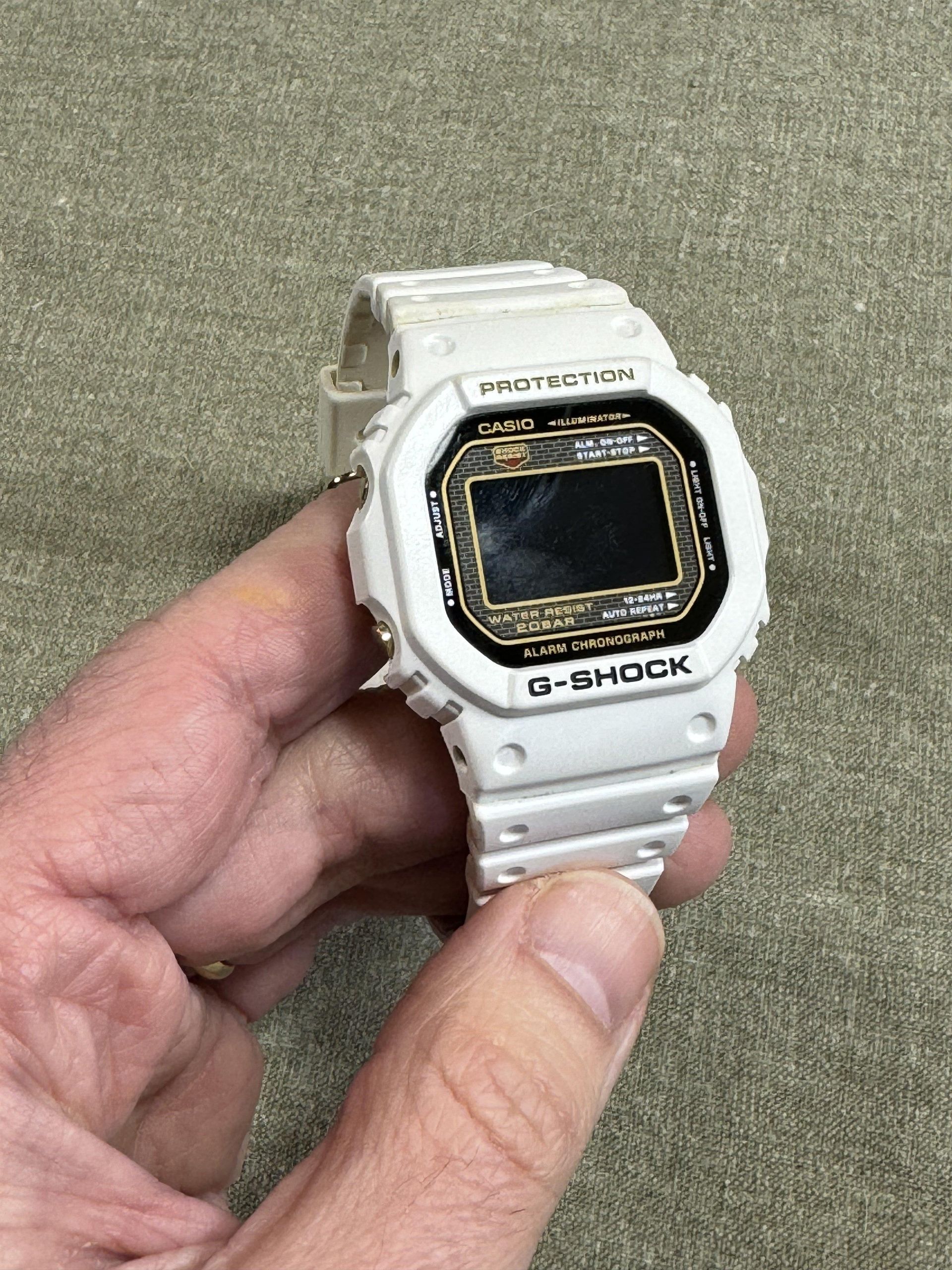 CASIO G-SHOCK 25周年限定 DW-5025B-7 DW-5025B-7 “Rising White” - 25th Anniversary | WatchCrunch