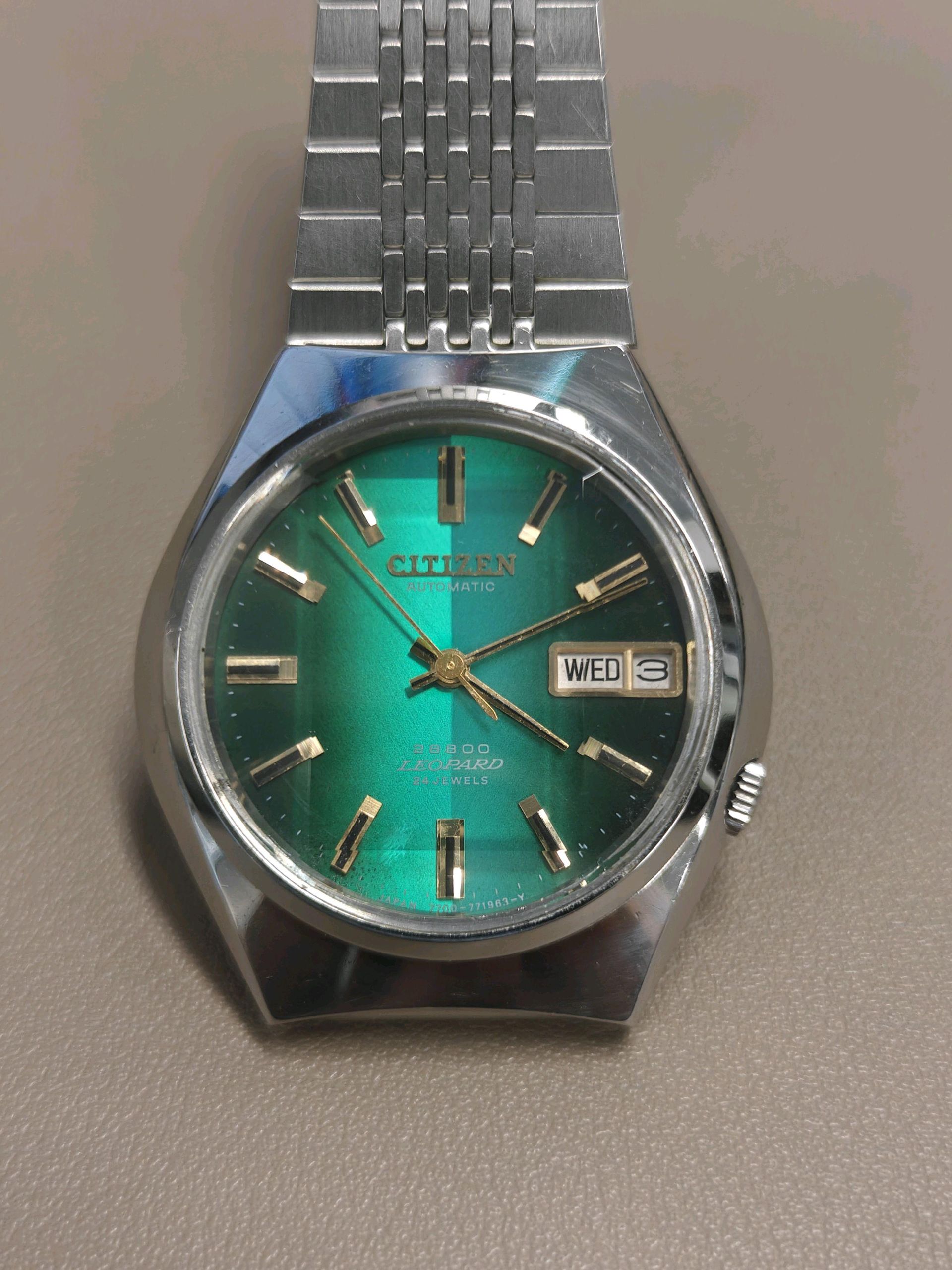 Citizen Leopard 28800 – The Emerald Standout | WatchCrunch