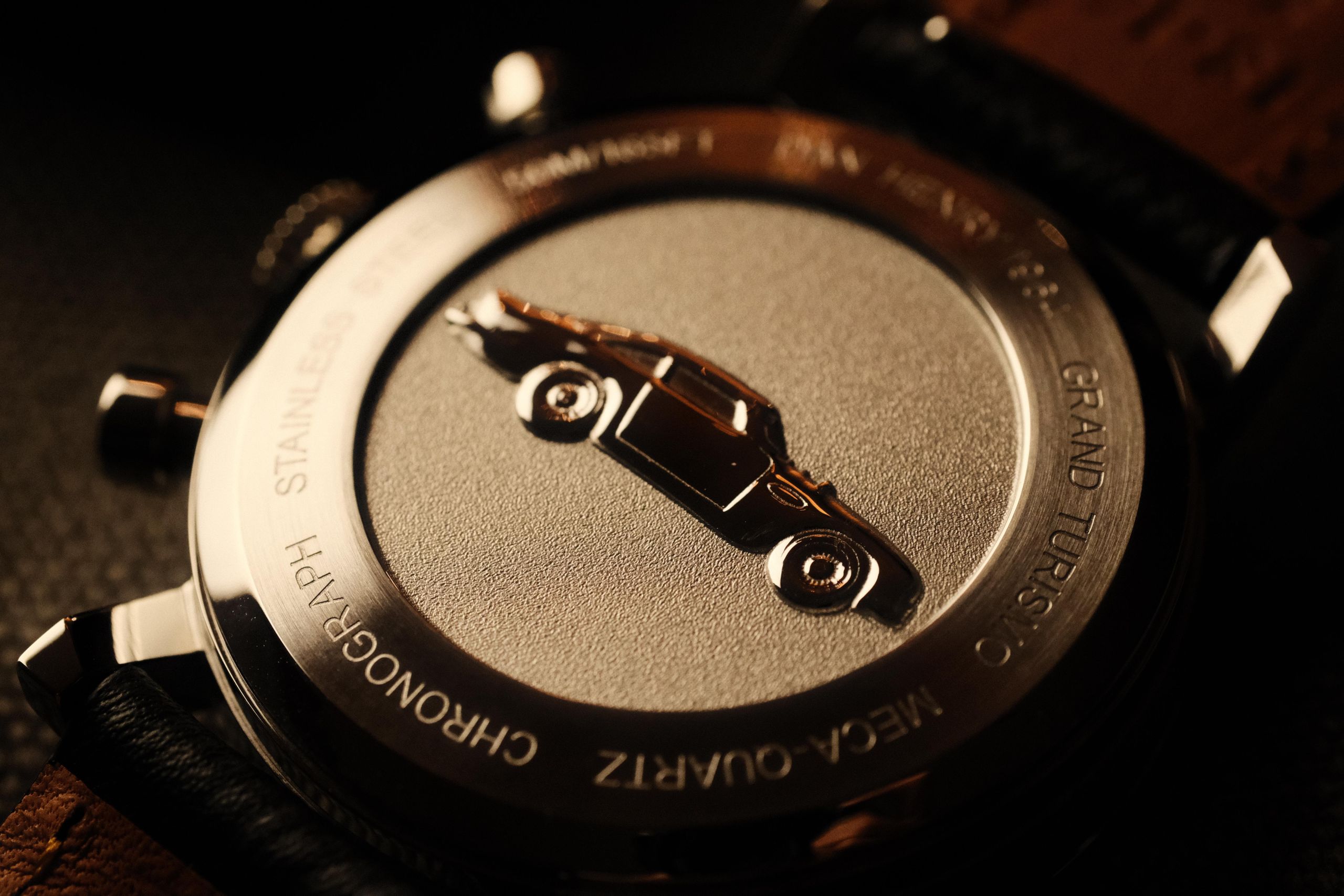 Dan Henry 36mm 1964 Silver Panda - Up Close | WatchCrunch