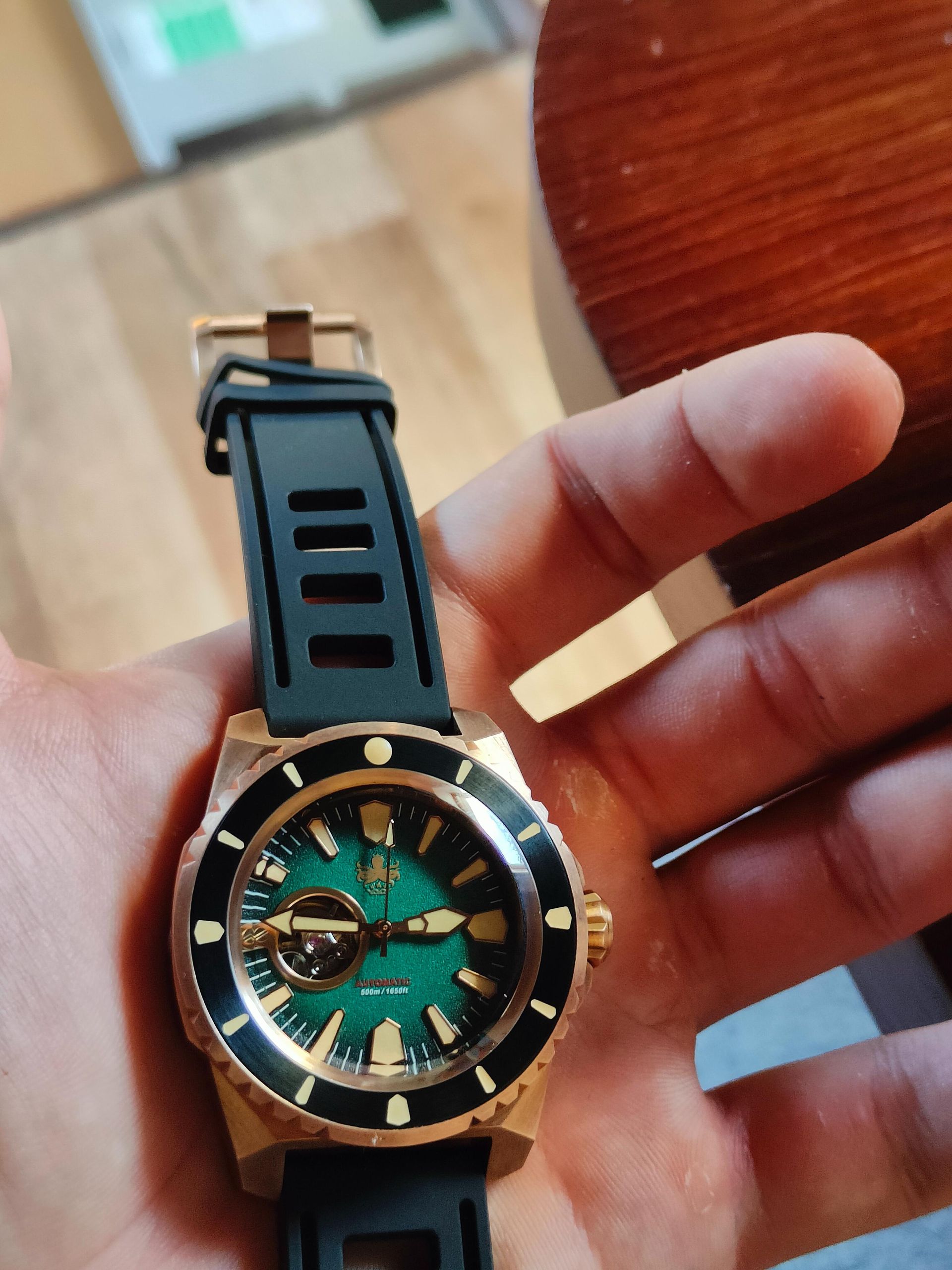 【未開封】ソフビ ホーク Phoibos leviathan- special edition with a bronze case | WatchCrunch