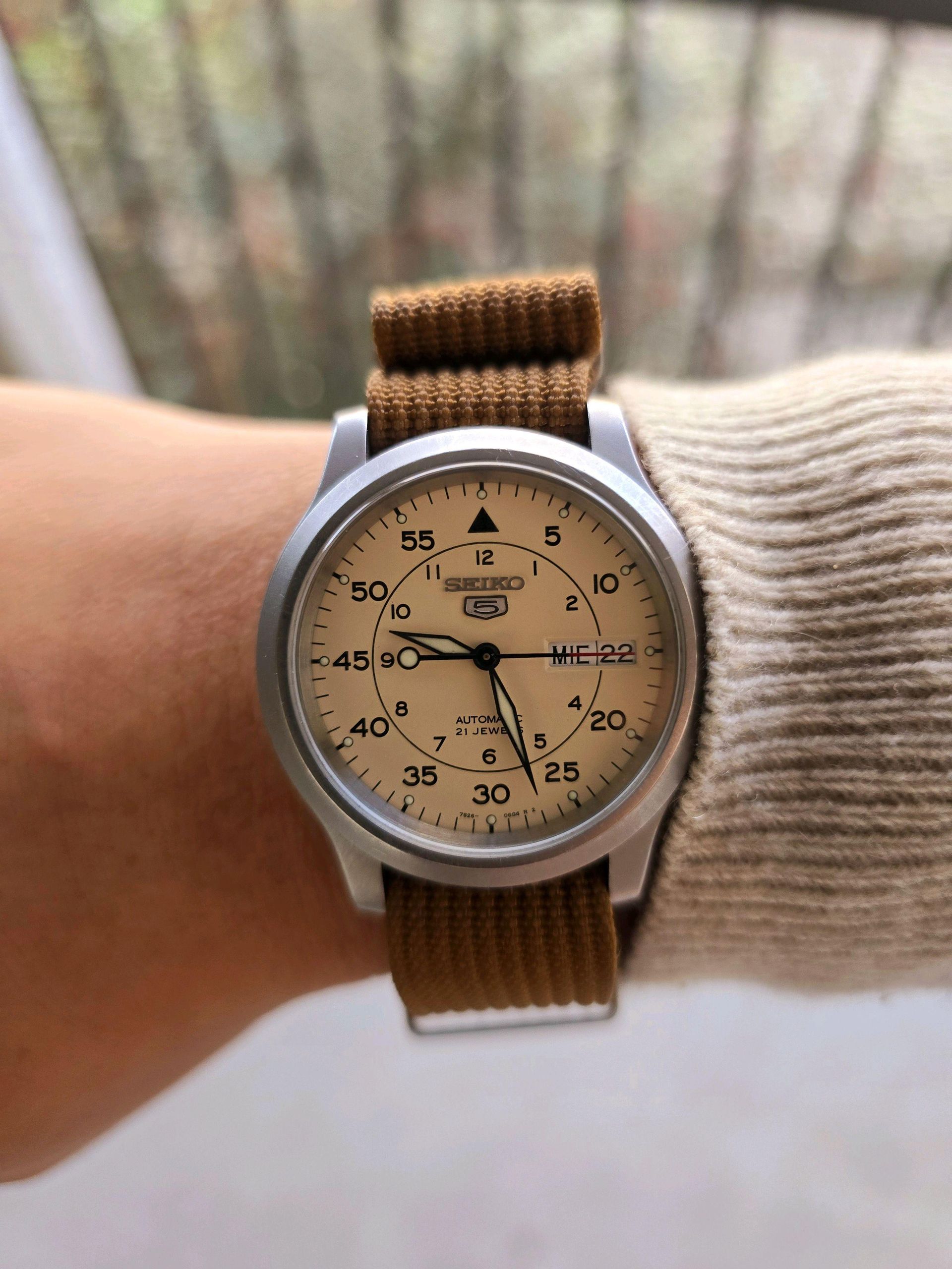 Crunchhouse ★FIELD EARTH KB 152 Field Watches | WatchCrunch