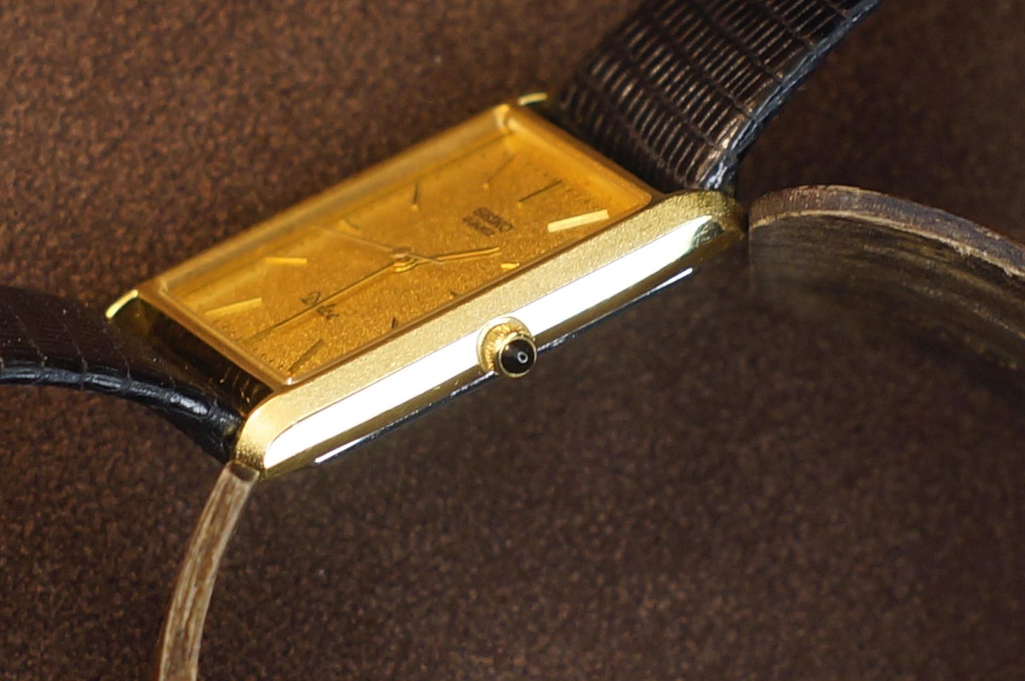 VINTAGE 1984 SEIKO DOLCE TANK – REF. 9521-5090 | WatchCrunch