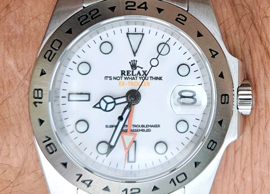 Relax Watch Logo | WatchCrunch