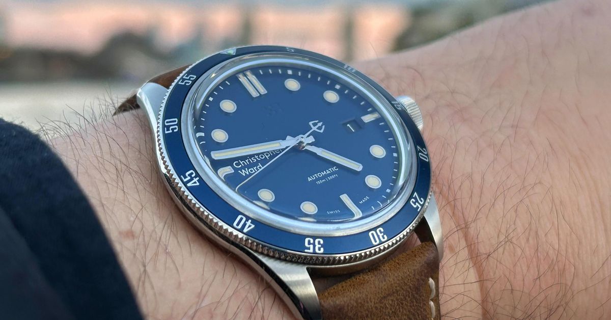 TRIDENT (MAR様) Review - Christopher Ward C65 Trident Vintage Automatic | WatchCrunch