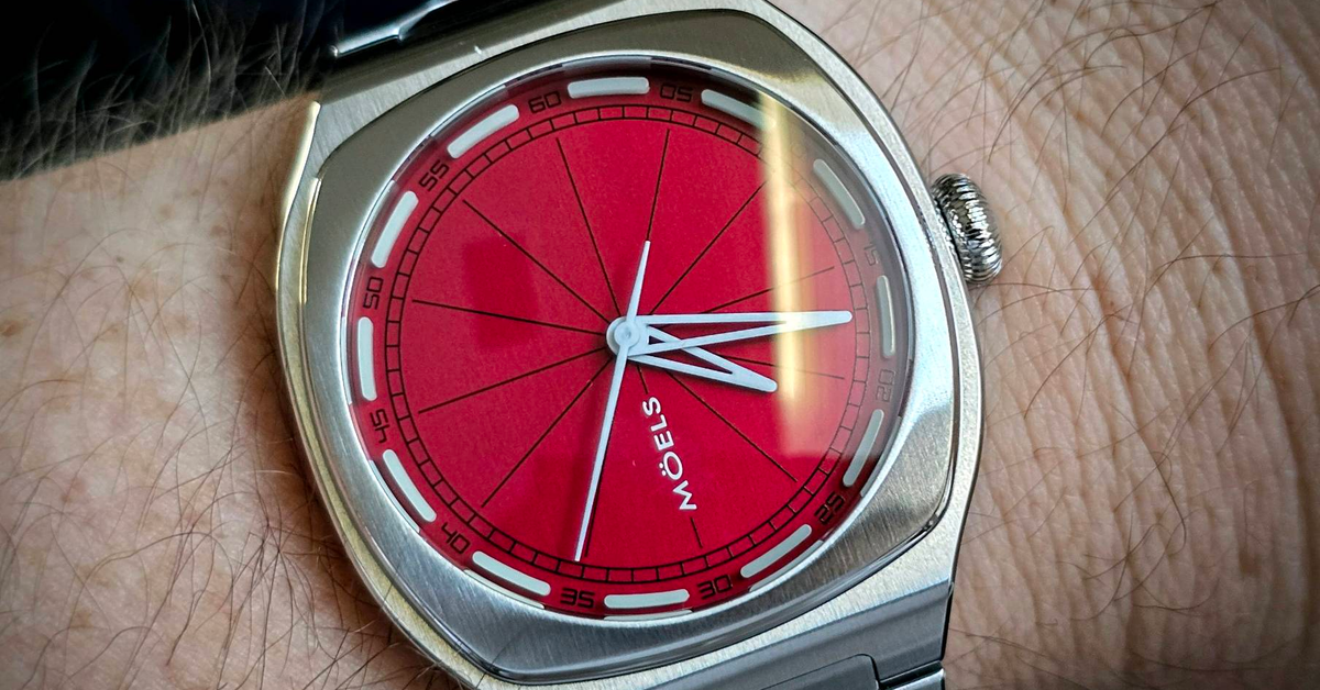 Möels 369, Space Cherry | WatchCrunch