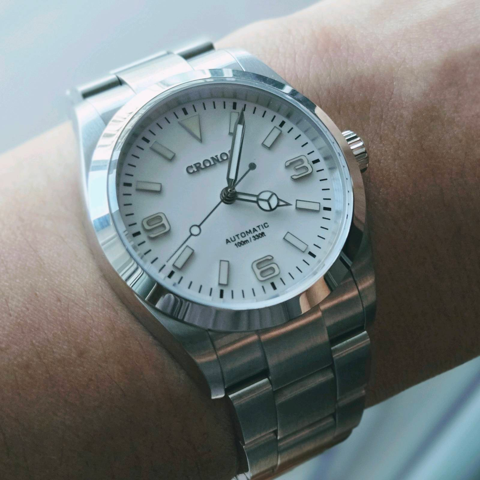 Review: Cronos 36mm white Explorer | WatchCrunch