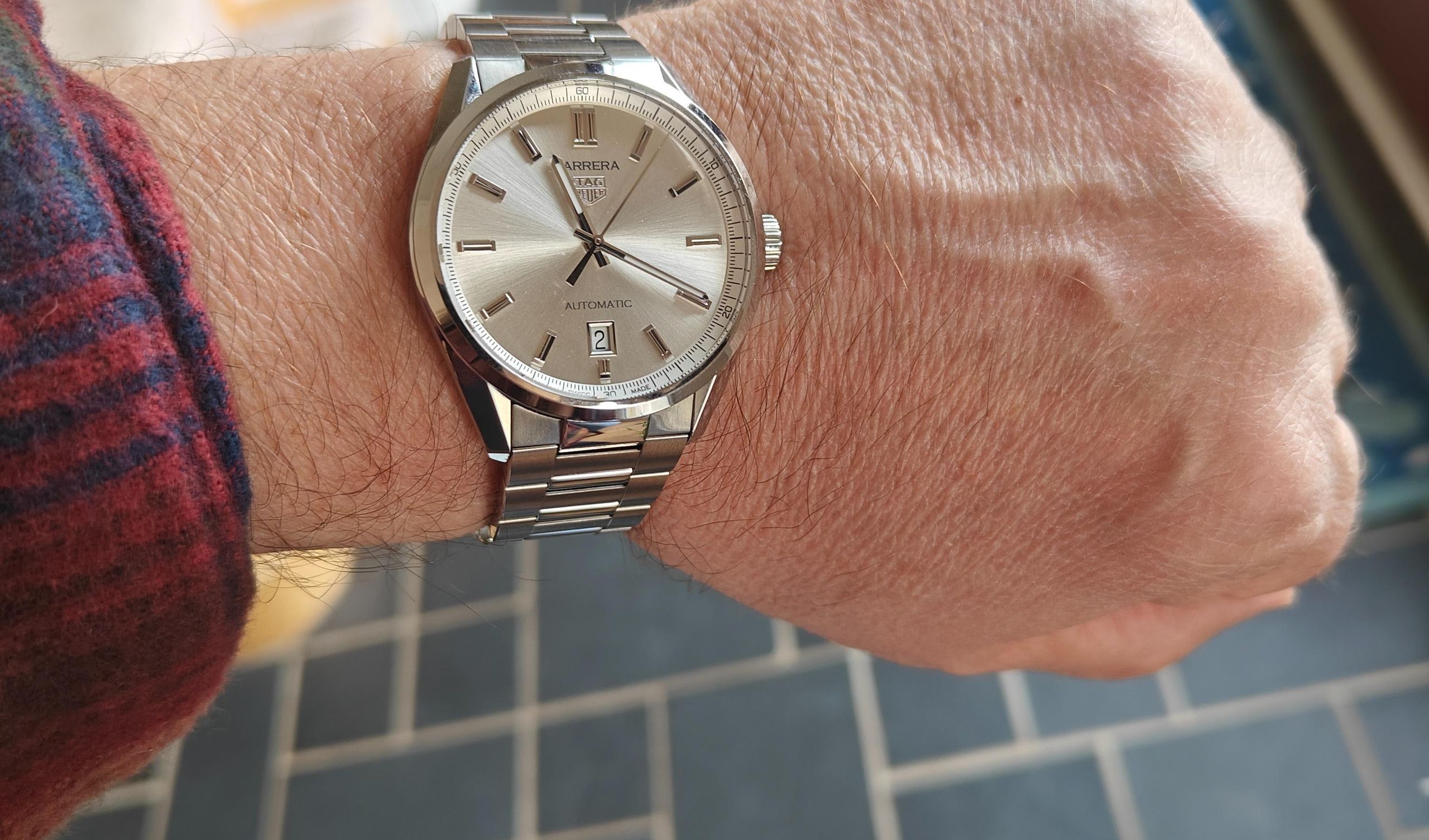 Review: Tag Heuer Carrera Date | WatchCrunch