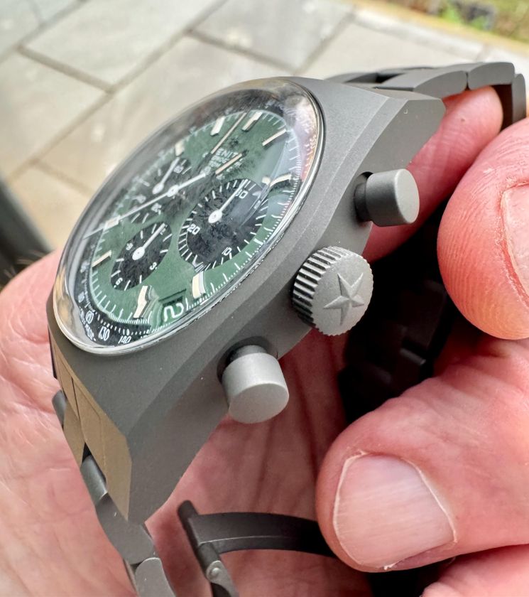 Stealthy Zenith: El Primero A384 Revival Safari review | WatchCrunch