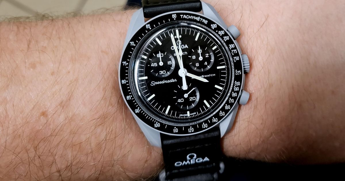 OMEGA ✕ swatch MISSION TO THE MOON 【公式通販】