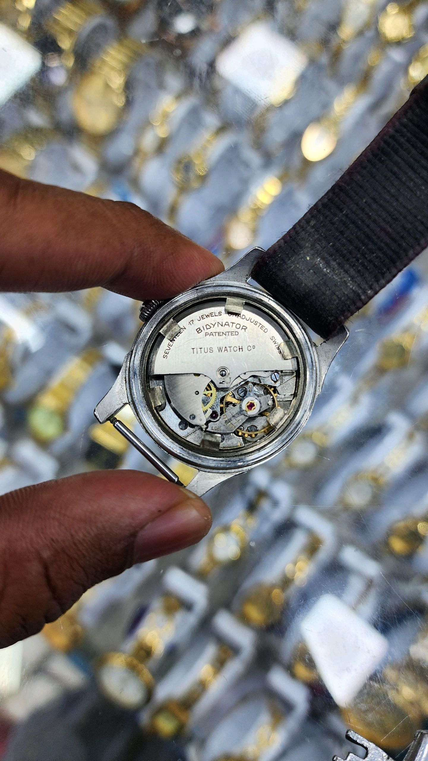 Can anyone help identify this watch? | WatchCrunch
