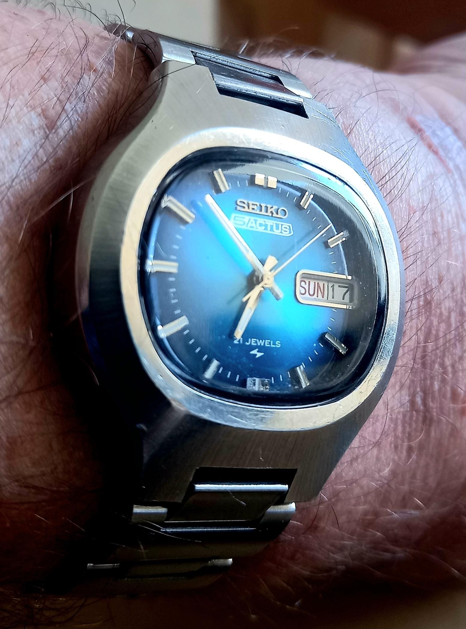 1975 Seiko 5 Actus 7019-5010 😀 | WatchCrunch