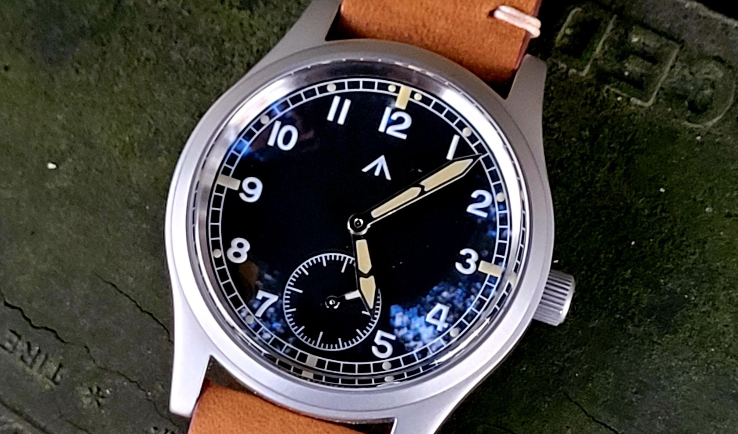 MILITADO D12 ミリタリーウォッチ ブロードアロー Militado 36mm D12 Quartz Vintage Field Watch V2 Version