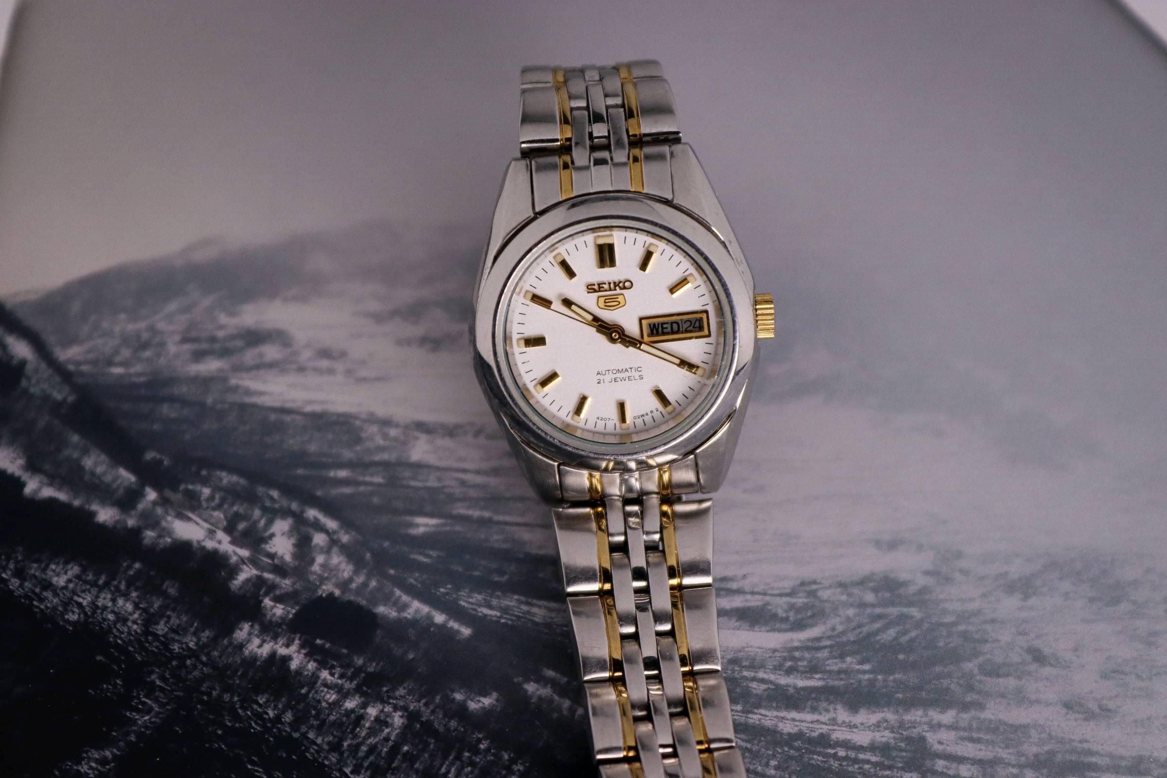 Vintage 1996 Seiko 5 Automatic Classic Ladies Watch 4207-00x0