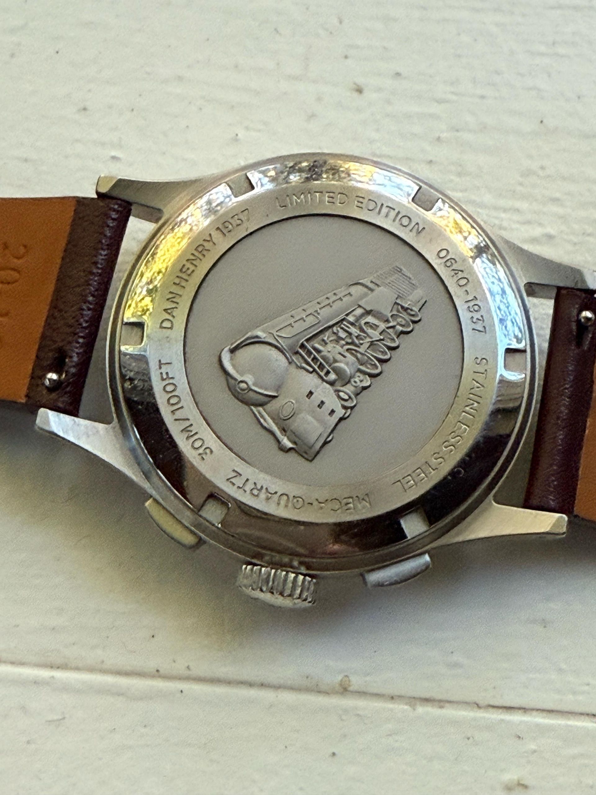 Montre Dan Henry 1937 édition Limitée #0014/1937 - Chronographe Quartz 38mm Cuir Bleu