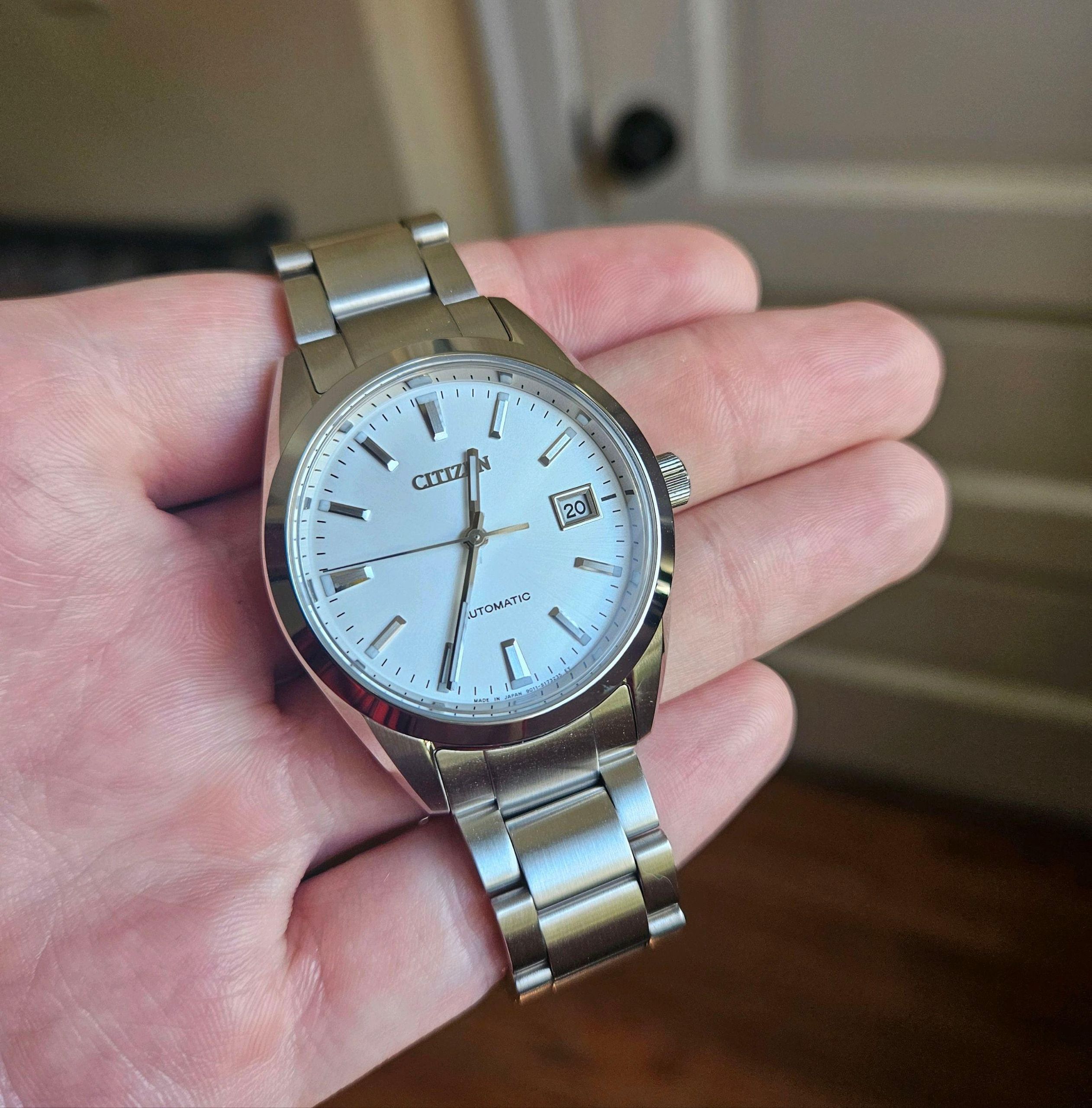 WatchCrunch – The People-Powered Watch App.
