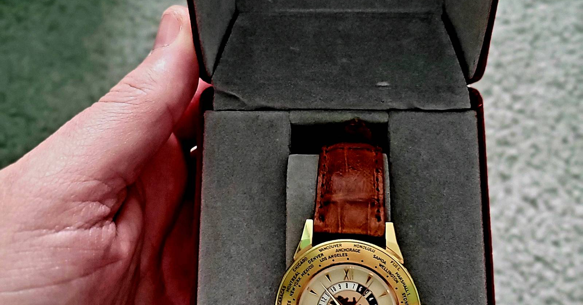 Can anyone help me identify this Gruen quartz world timer ⌚? | WatchCrunch