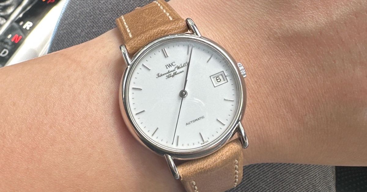 Classy Robin Wristcheck November 6, 2025 | WatchCrunch