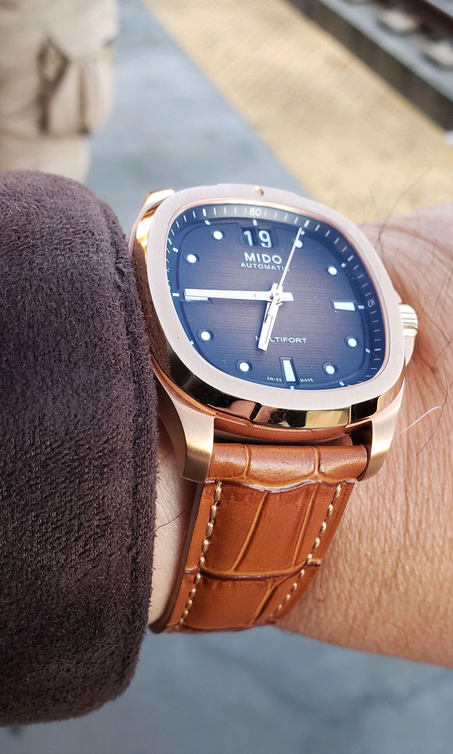 ミド☆˚✧₊⁎❝᷀ Mido TV Big Date on leather strap | WatchCrunch