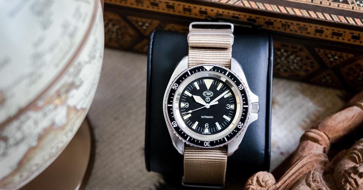 The CWC Royal Navy Diver - A Short Introduction | WatchCrunch