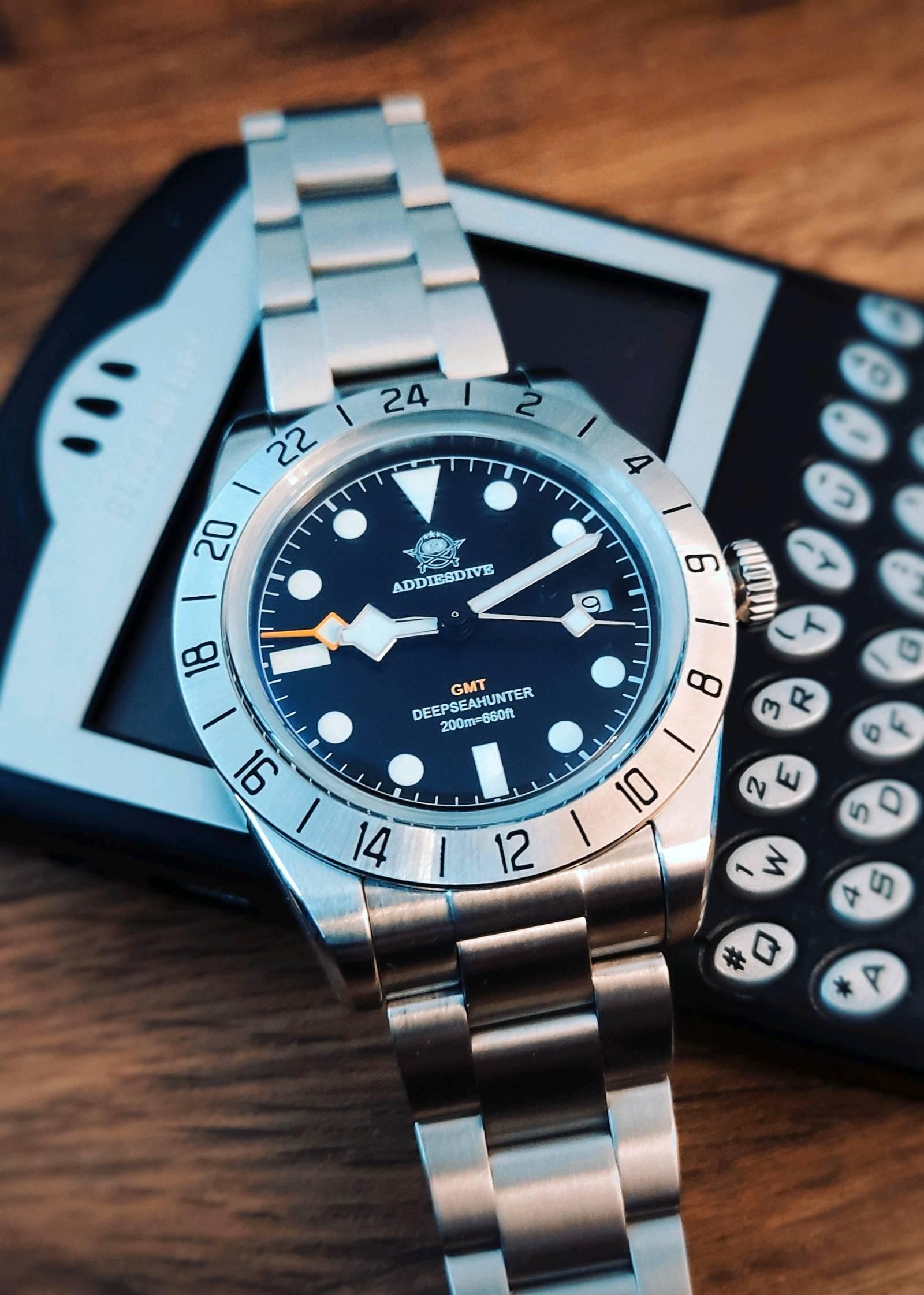 新品/SWISS MOV'T ADDIESDIVE AD2035 GMTクォーツ ☆Weekly Deal☆ADDIESDIVE 39mm BB GMT Quartz Watch RONDA515