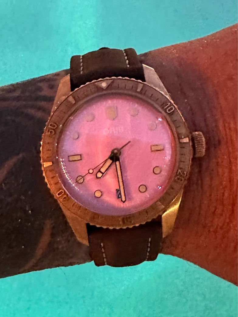 Review Oris Cotten candy pink lipstick diver bronze | WatchCrunch