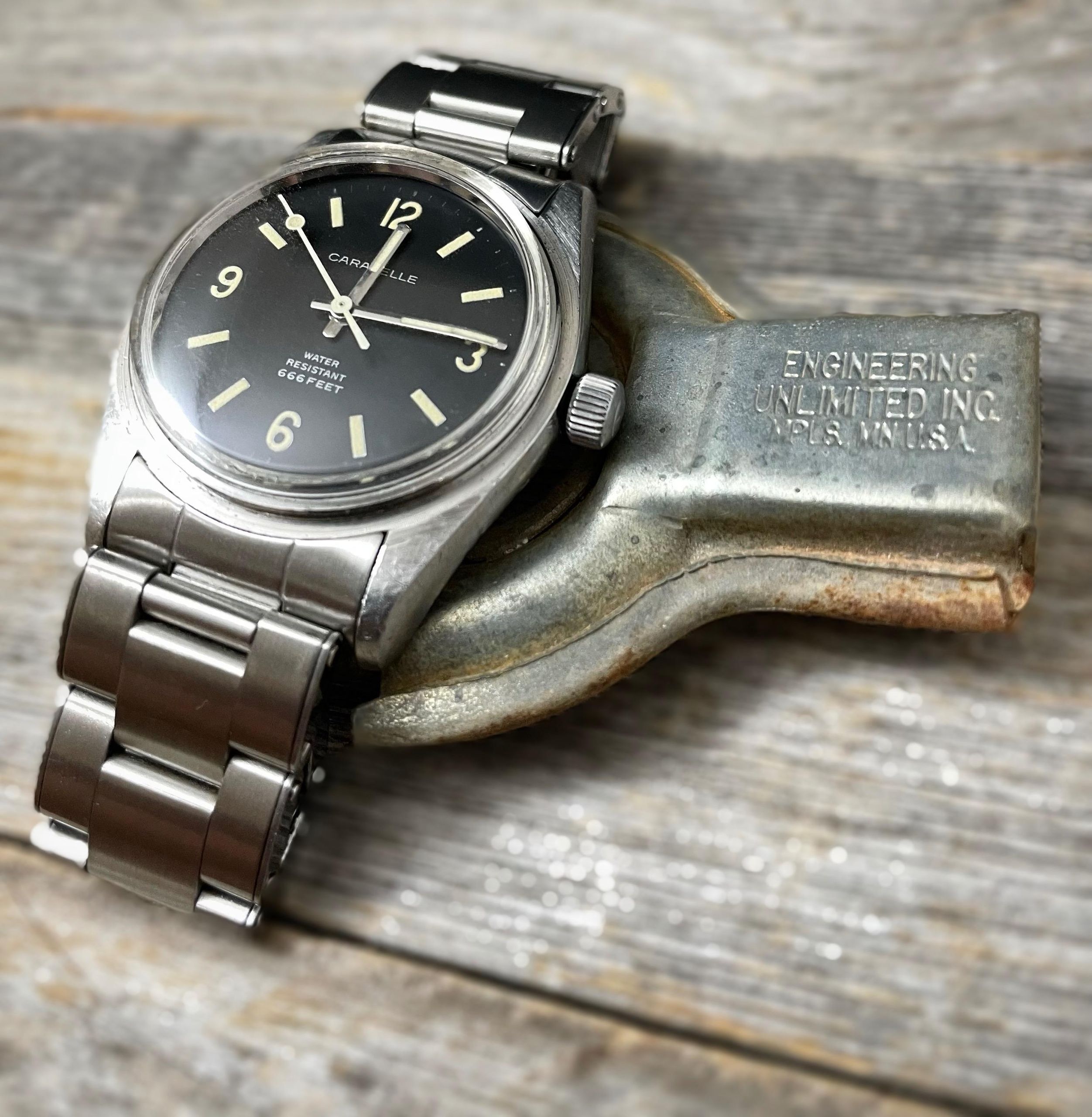 動作未確認　CARAVELLE SEA ハンター　666feat. 自動巻 The Caravelle Sea Hunter 'Devil Diver' Review - The Vintage Watch