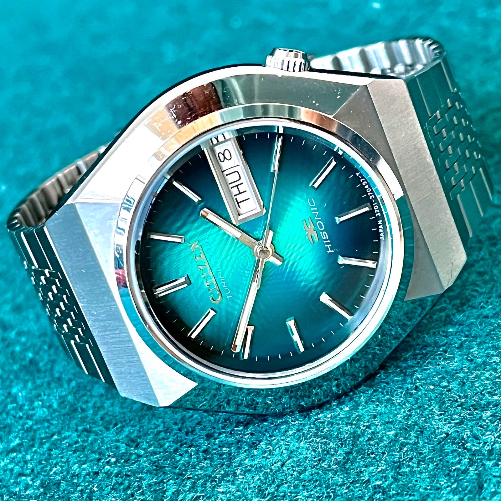 Hear that sound? Bssssss … and it's not the bees :) | WatchCrunch