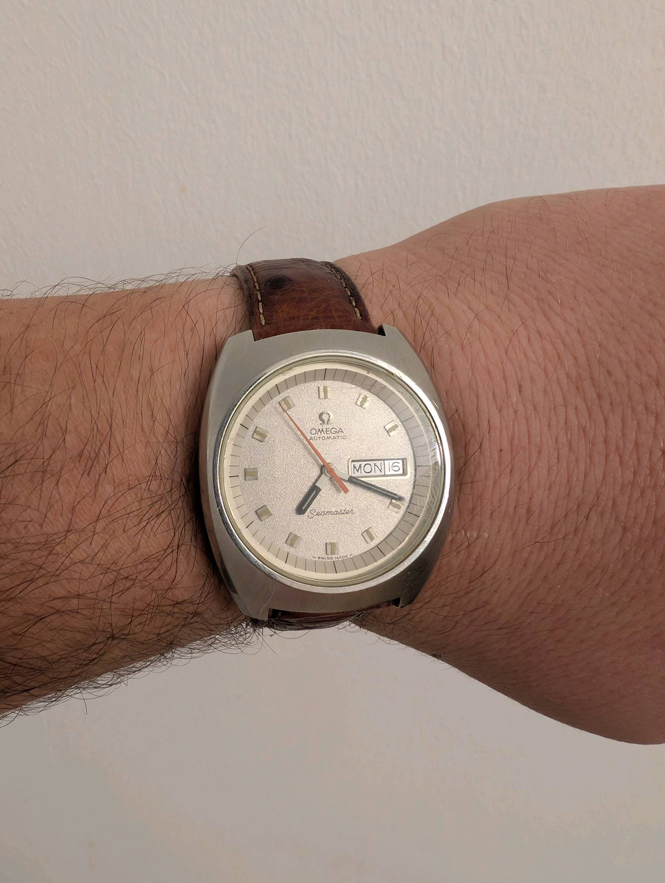 Can anyone help me identify this Omega Seamaster? | WatchCrunch
