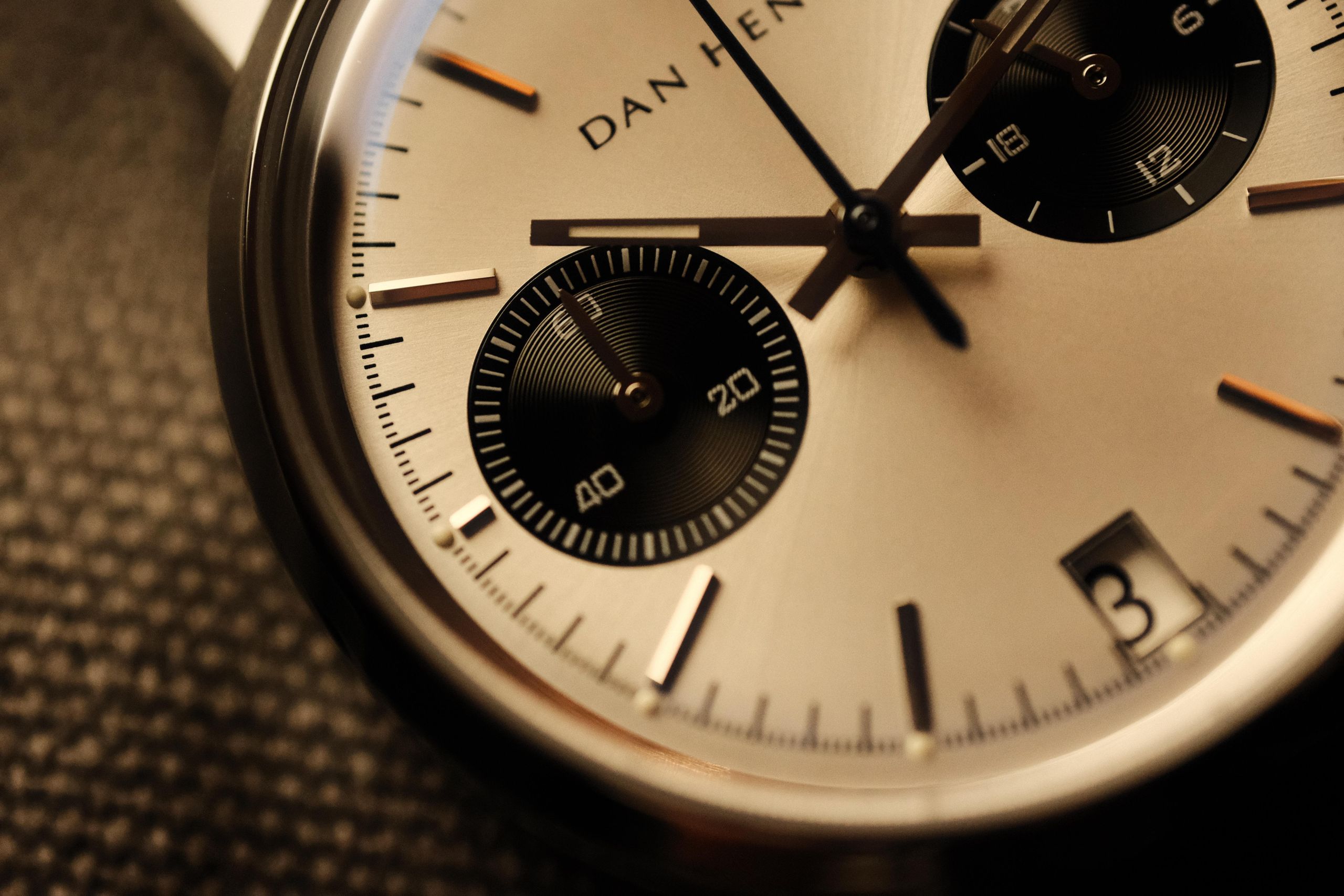 Dan Henry 36mm 1964 Silver Panda - Up Close | WatchCrunch