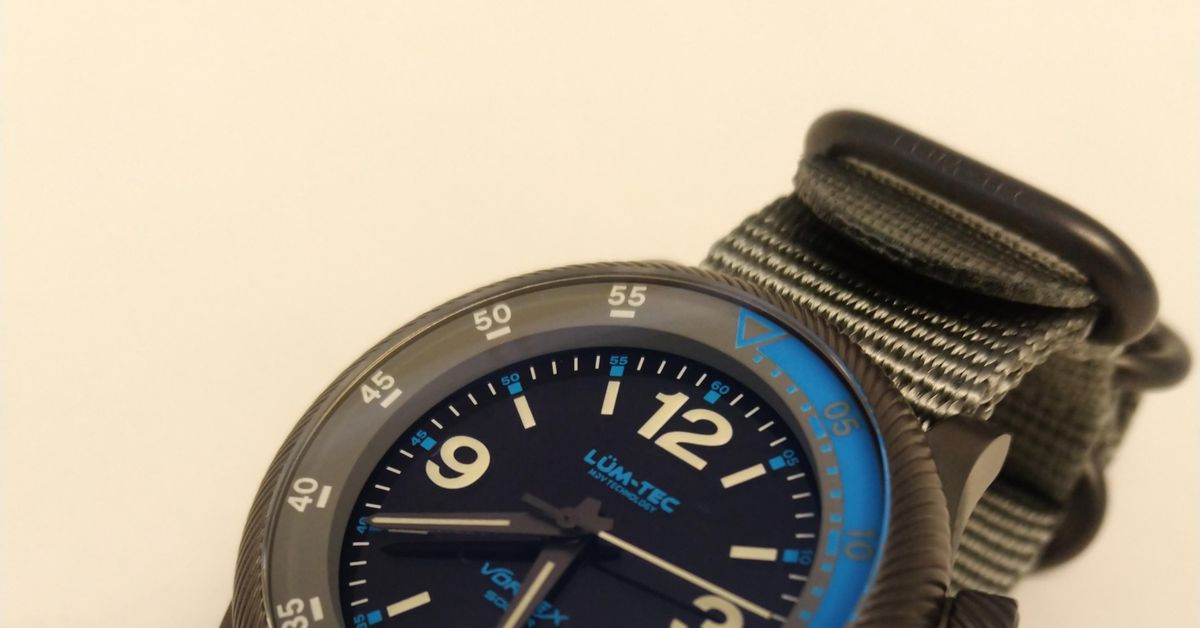 Lum-Tec VORTEX D6 N008 太陽 腕時計 ブラック/ブルー LÜM-TEC Watches - Vortex D6 | WatchCrunch