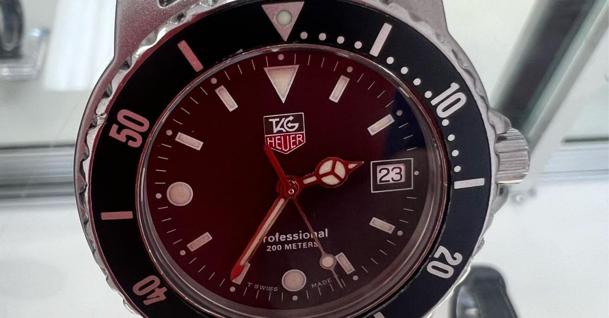 TAG Heuer Professional 200 Meters | WatchCrunch
