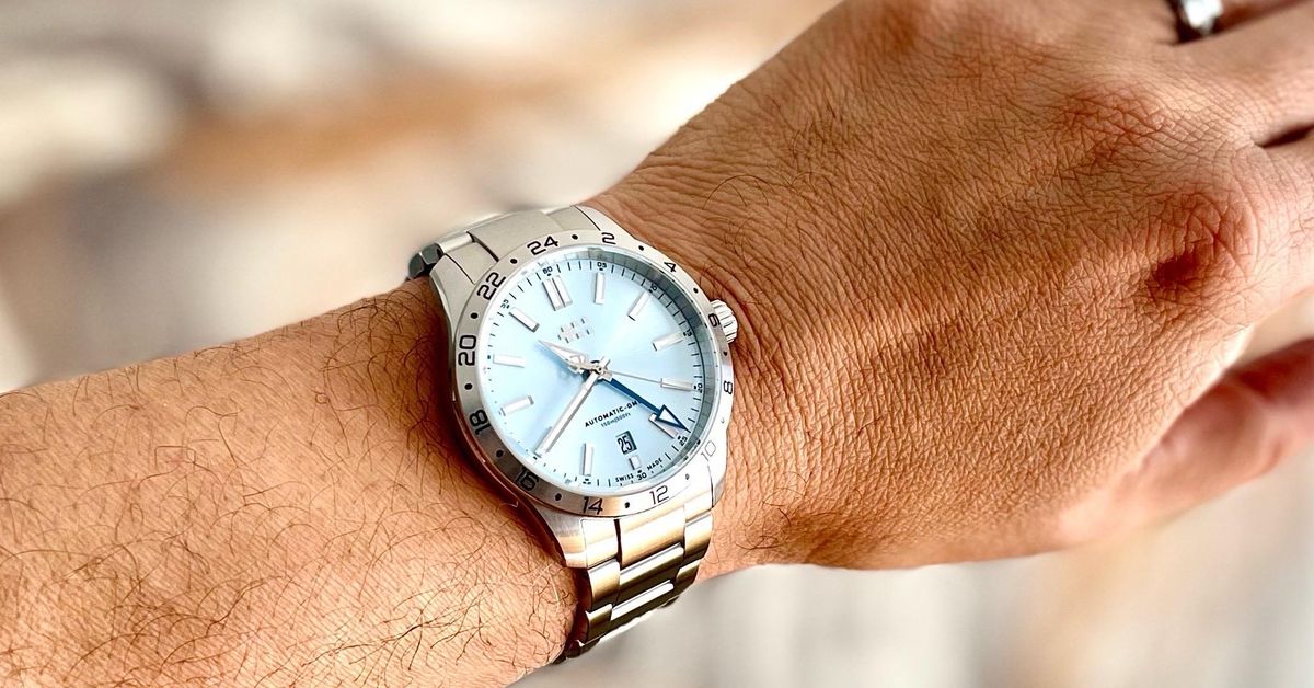 スレンダーストーン Christopher Ward C63 Sealander GMT is The Other One. | WatchCrunch