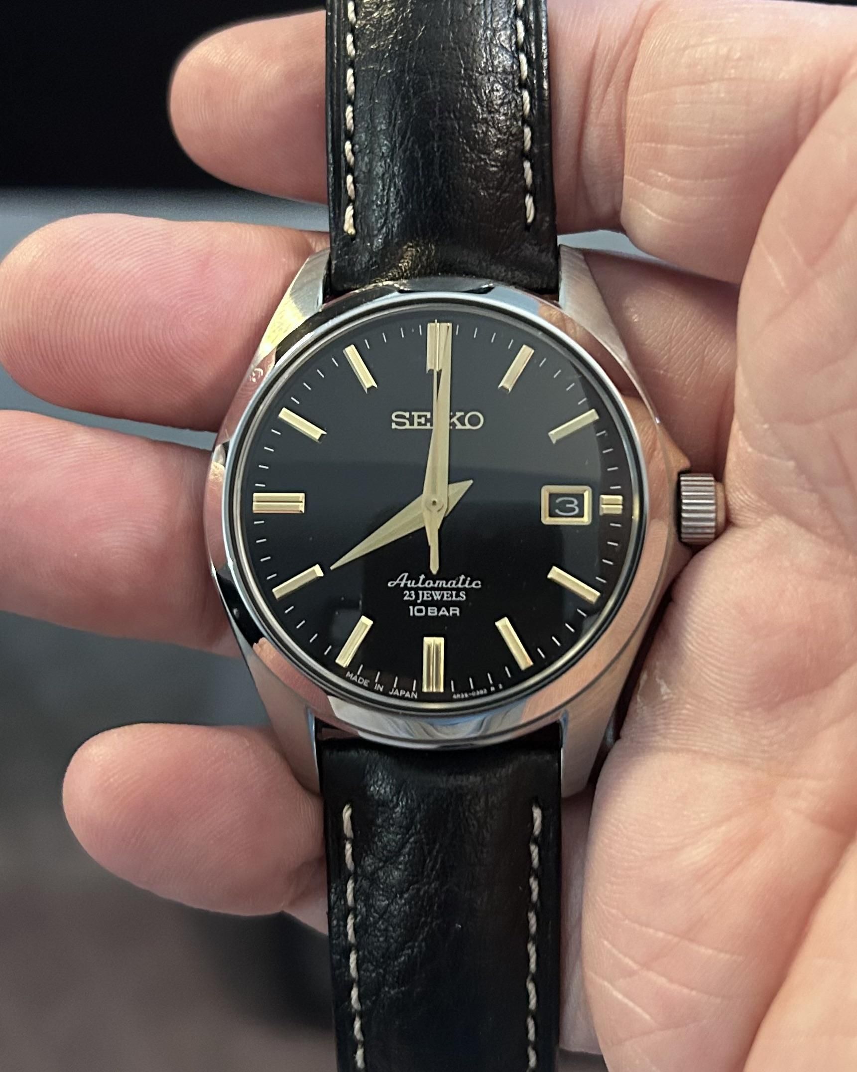 SEIKO 腕時計ブラック文字盤 10BAR 4R35