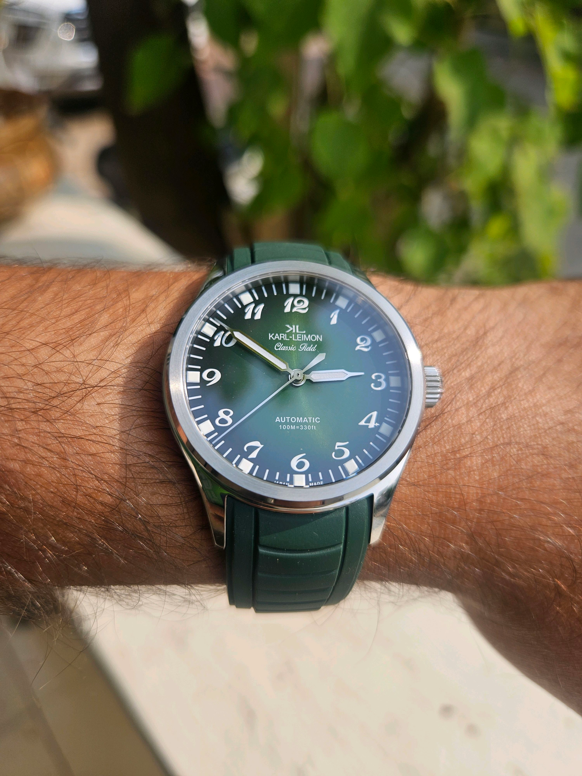 廃番？ カルレイモン クラシックフィールド KARL-LEIMON Review of Karl Leimon Classic Field Watch – A Rugged Beauty with a