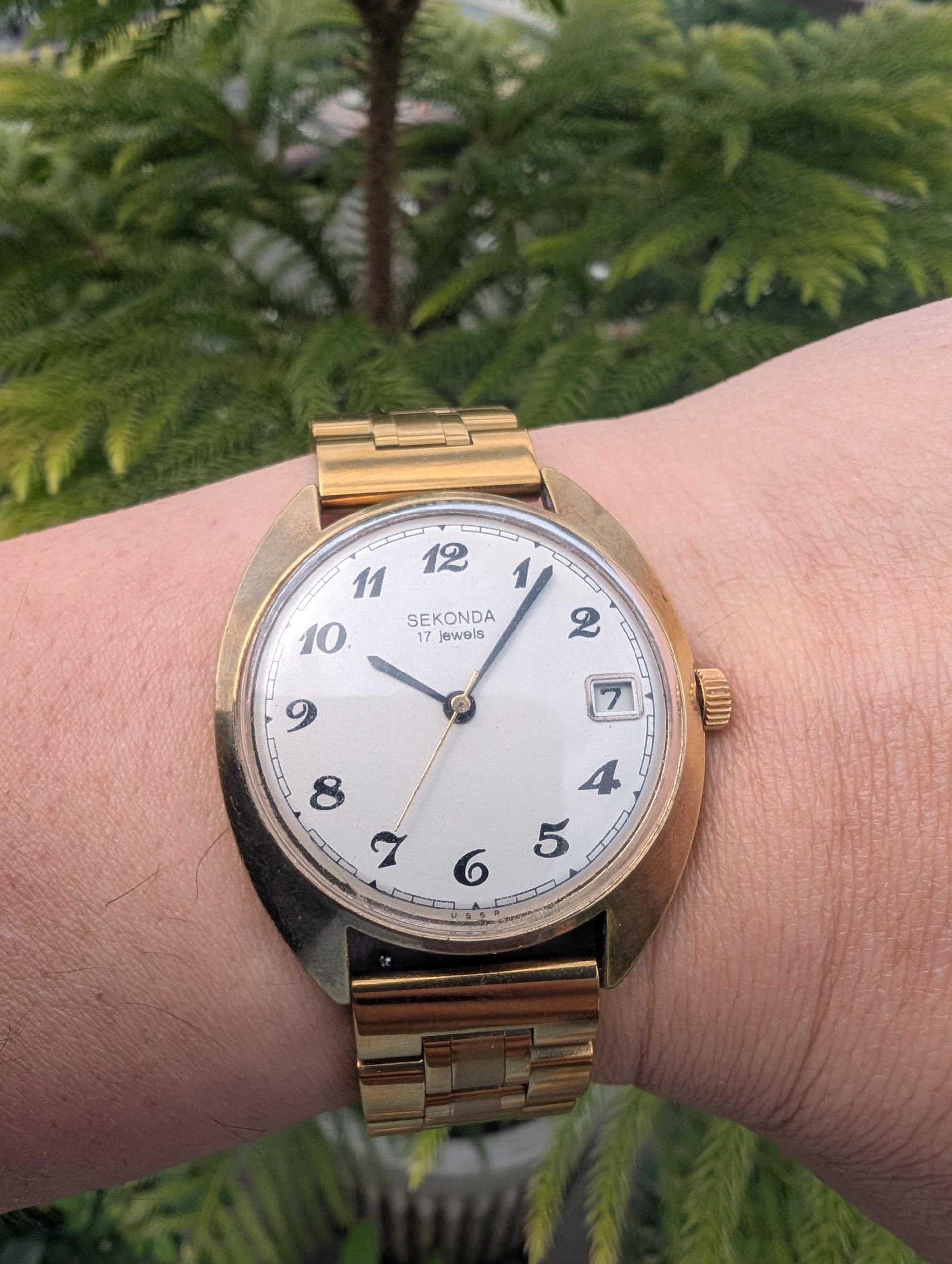Sekonda White Dial Arabic Numerals Date Complication (Poljot 2614b)