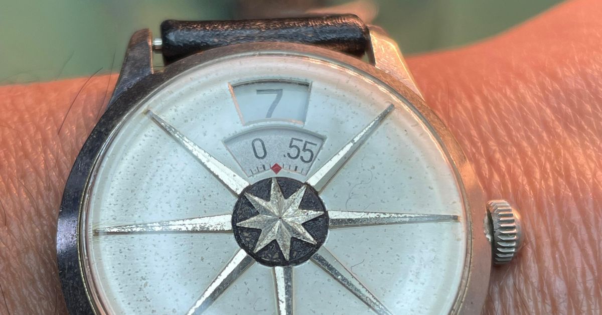 Vintage Benrus Dial O Rama Wrist Watch - As Is For Parts Or Repair Vintage Benrus Dial O Rama Wrist Watch - As Is For Parts Or Repair