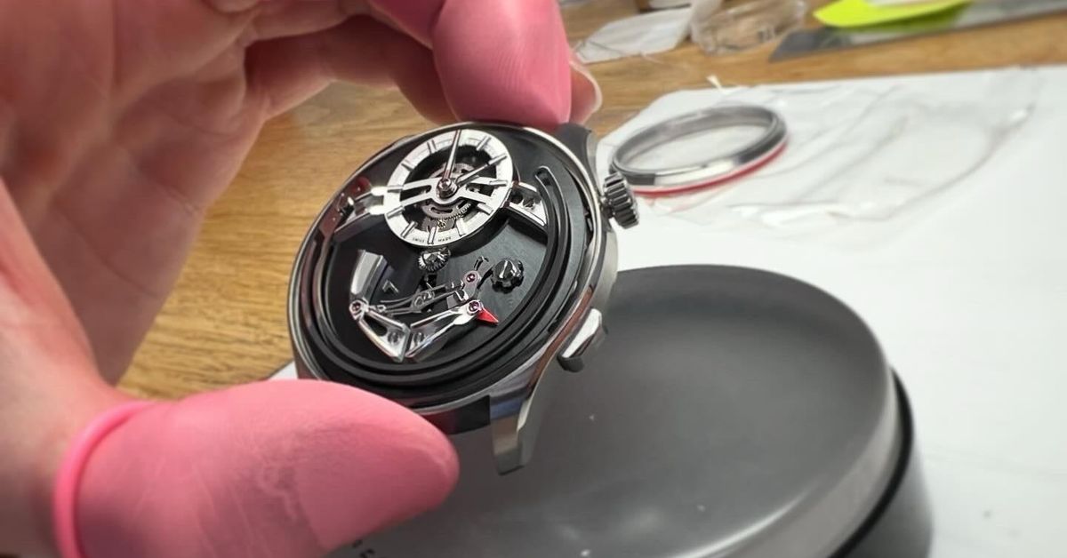 Cw Watch R1 Final CW assembly | WatchCrunch