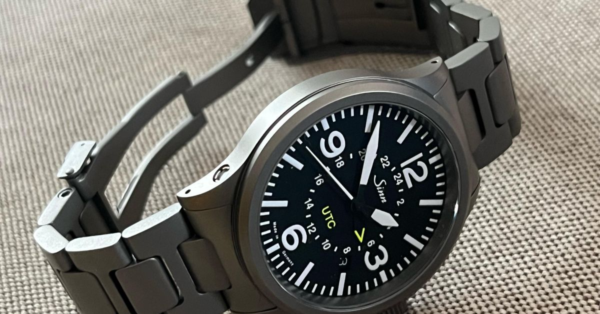 Sinn 856 UTC - A review! | WatchCrunch