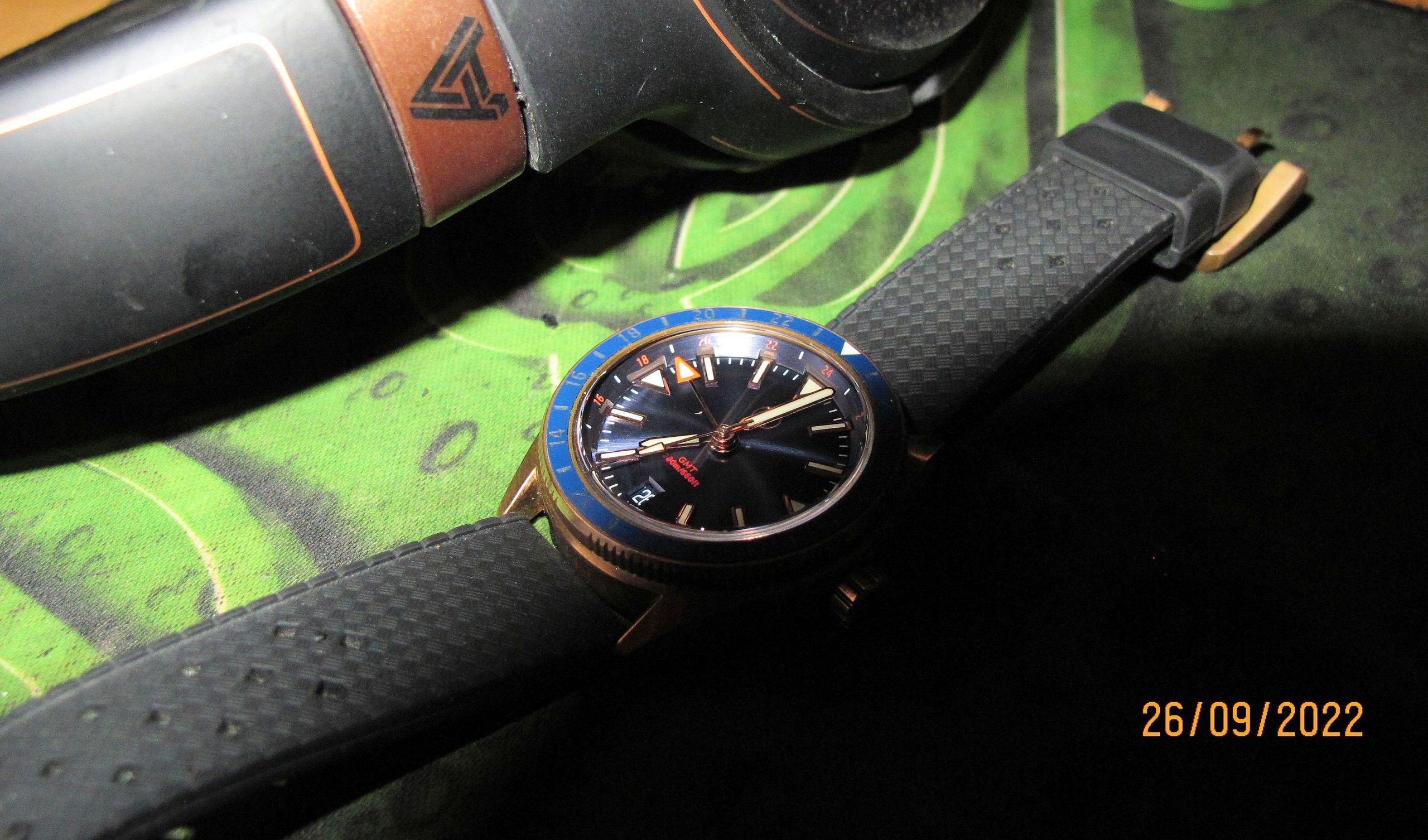 A Zelos on the horizon: Zelos Horizons GMT v2 review | WatchCrunch