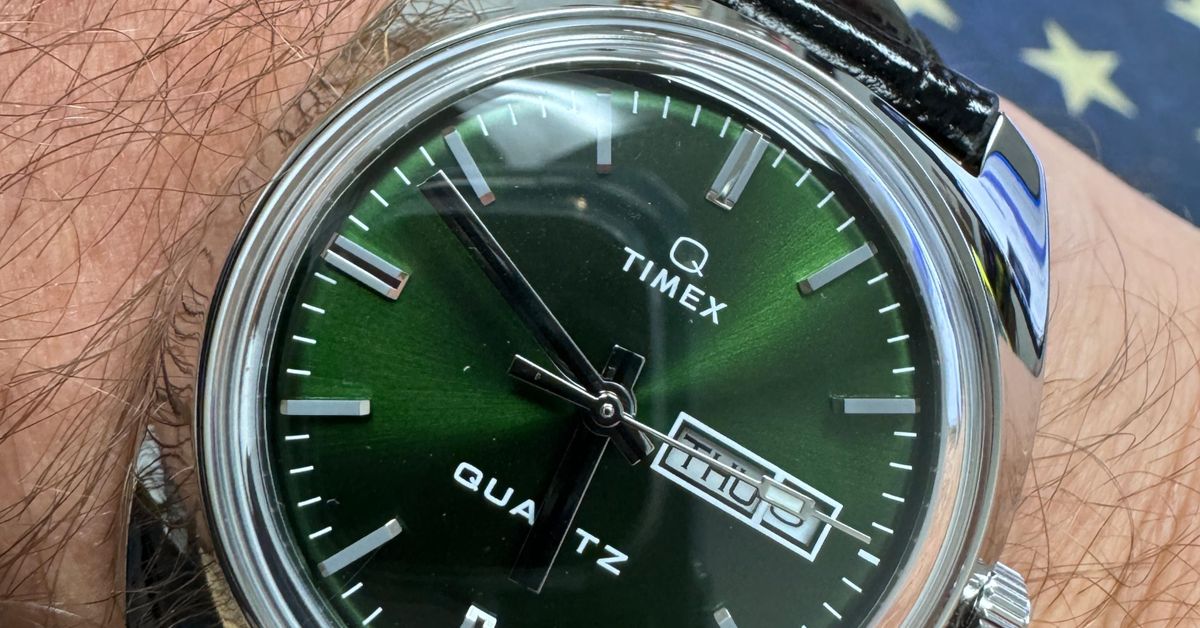 Review: Timex Q 1978 Day/Date 37.5mm Leather Strap Watch | WatchCrunch